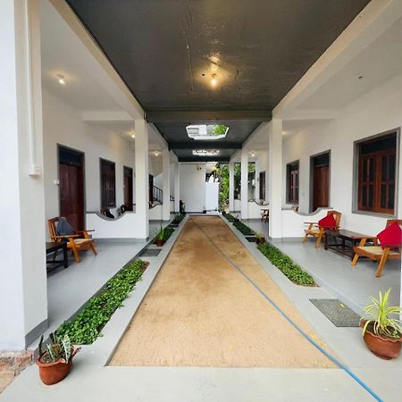 Zimbay Guest House Arugam Bay Esterno foto