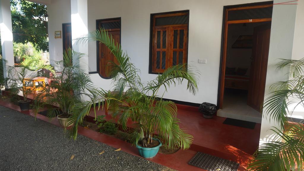 Zimbay Guest House Arugam Bay Esterno foto