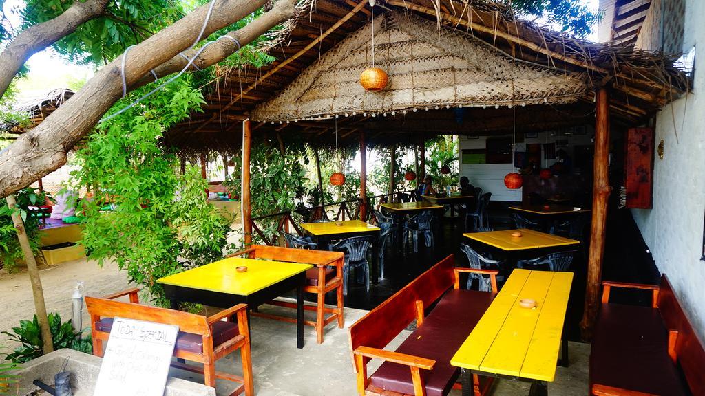 Zimbay Guest House Arugam Bay Esterno foto