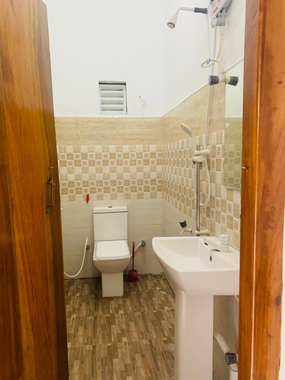 Zimbay Guest House Arugam Bay Esterno foto