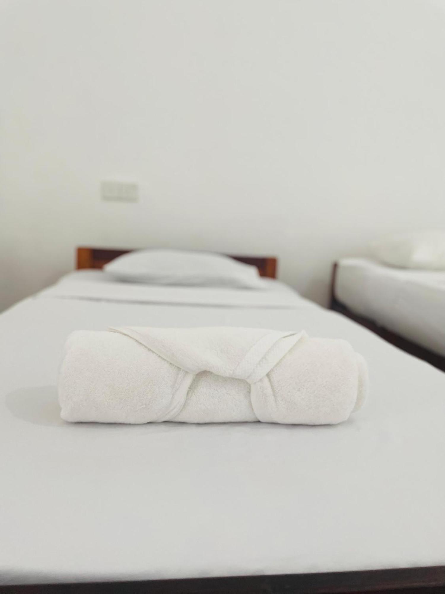 Zimbay Guest House Arugam Bay Esterno foto