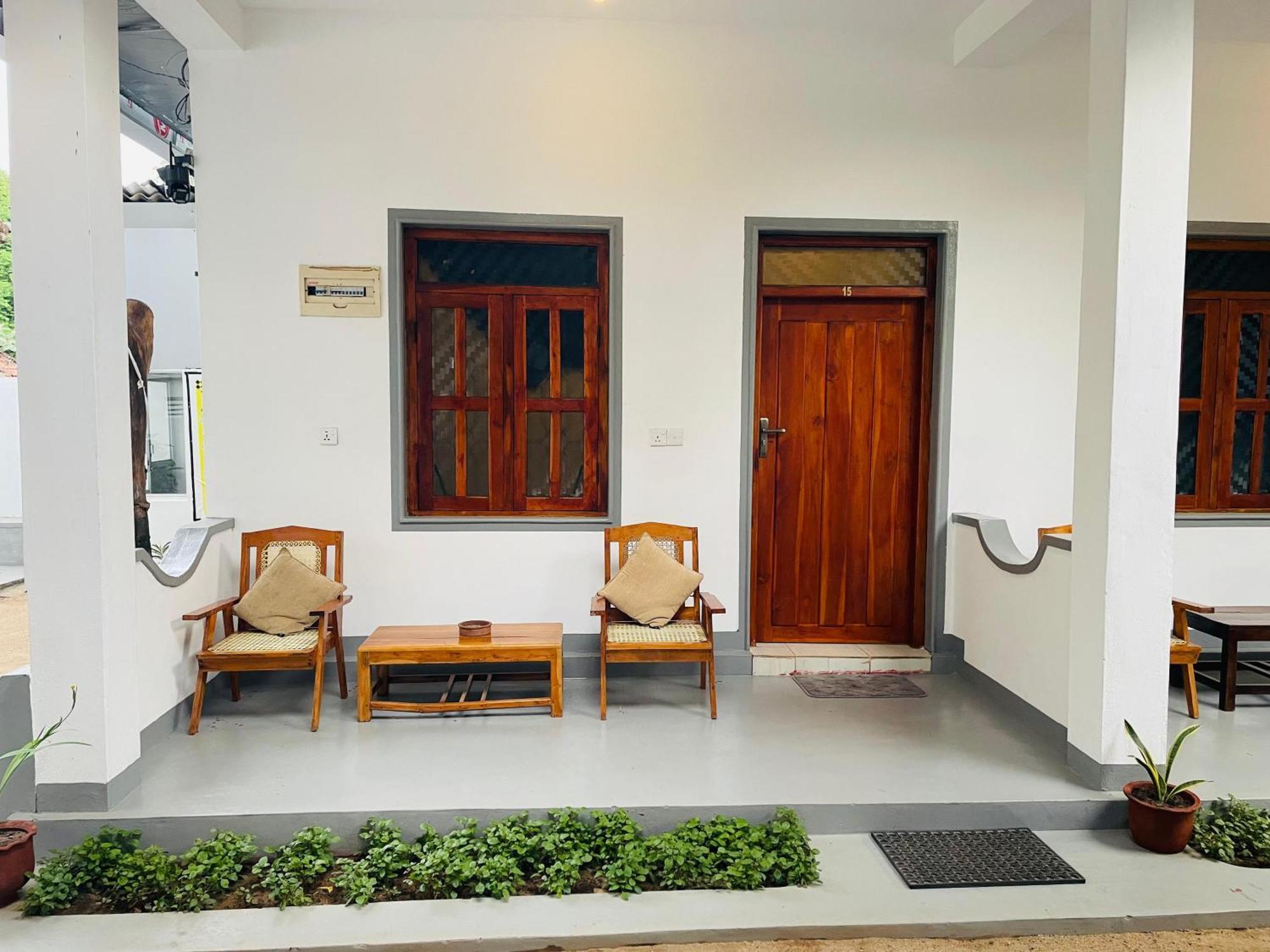 Zimbay Guest House Arugam Bay Esterno foto