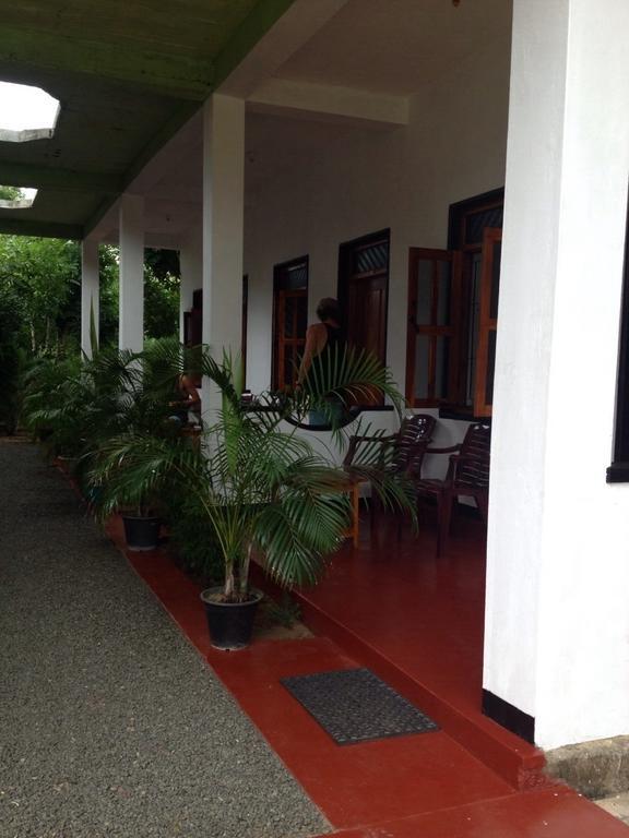 Zimbay Guest House Arugam Bay Esterno foto