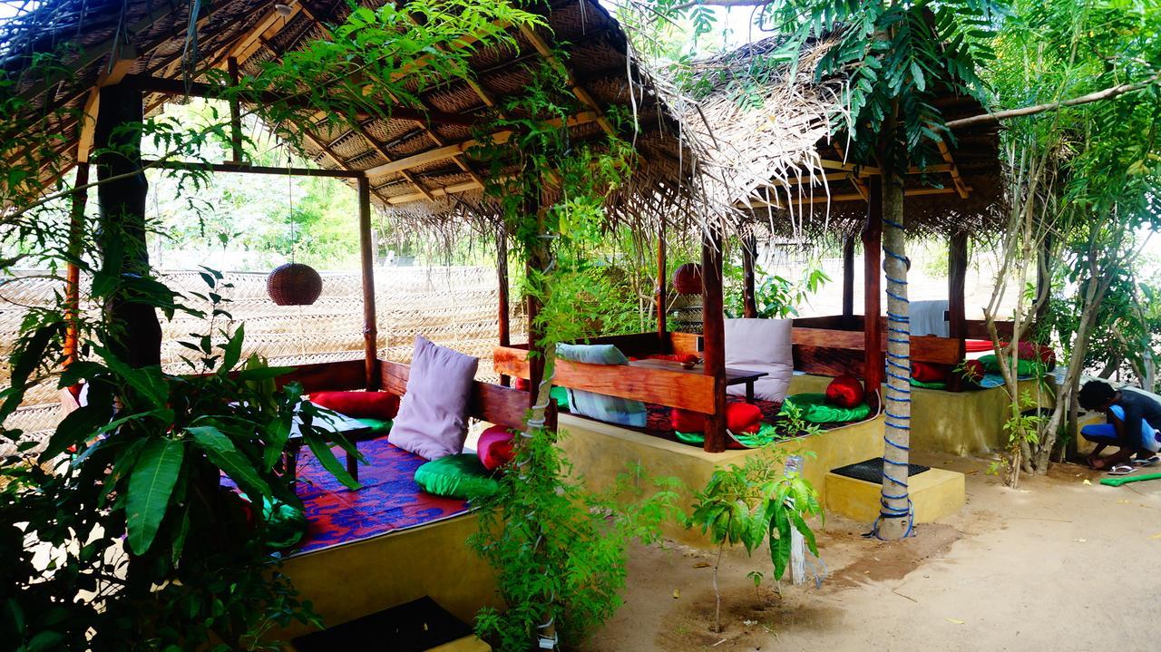 Zimbay Guest House Arugam Bay Esterno foto